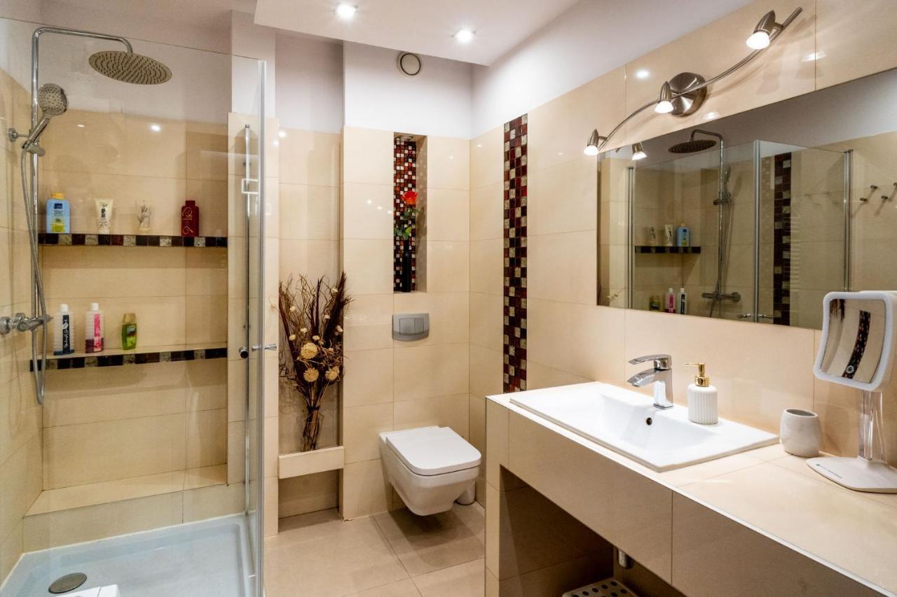 Torre Verona Apartment - 70M2, Terrace, Garage Krakow Luaran gambar